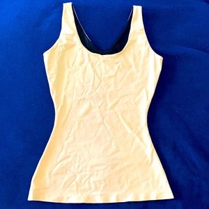 Reversible Shape-wear Slip by Maidenform. Black & Nude. Never worn.